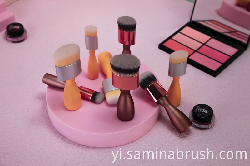 פאָודאַטיאָן באַרשט 170001 Foudation Brush 170001